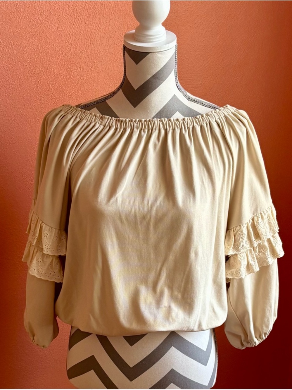 Evereve Cream Off-Shoulder Ruffle Sleeve Blouse